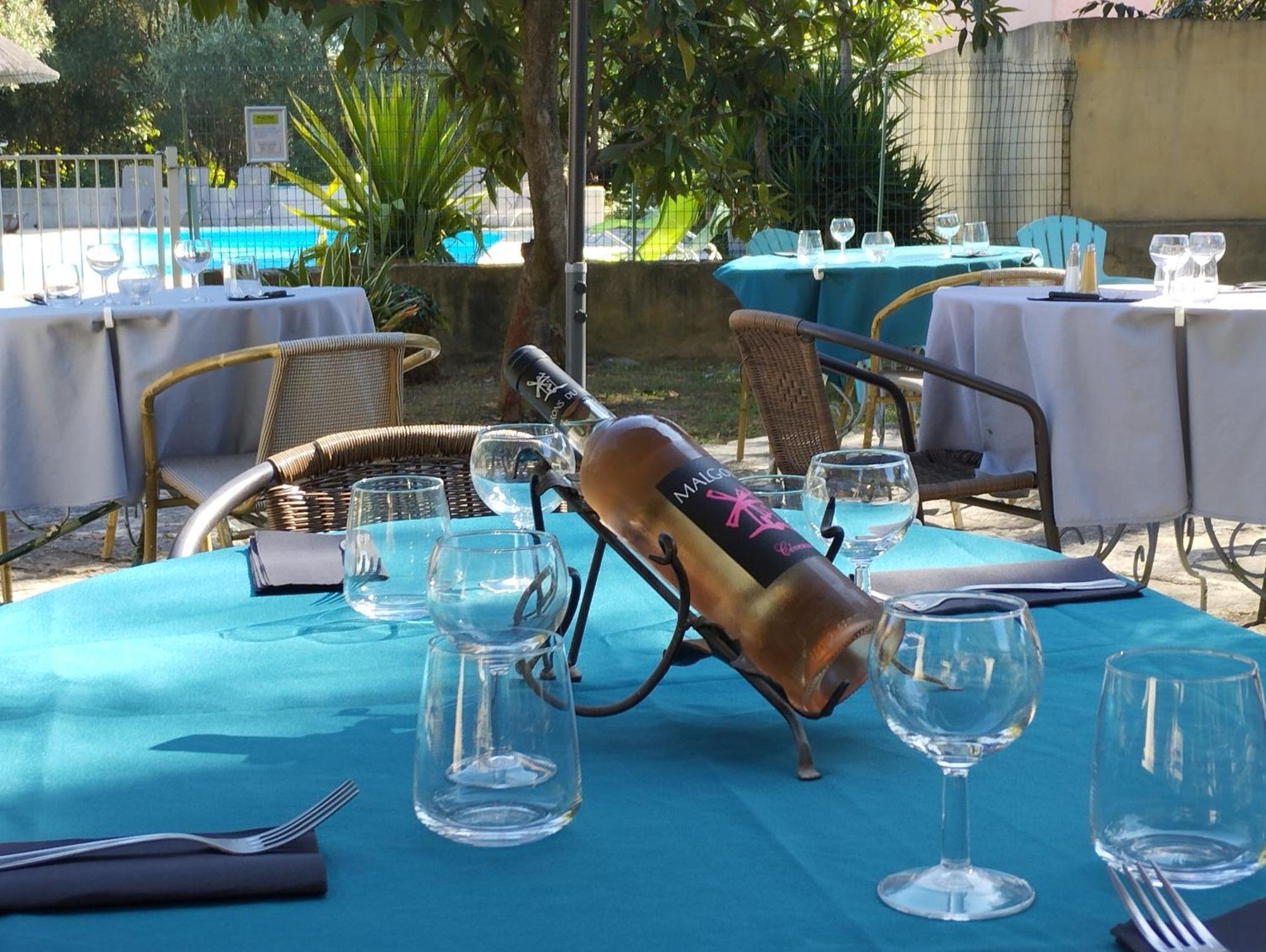 Logis Hotel Restaurant L'Esquielle Saint-Genies-de-Malgoires Exteriör bild